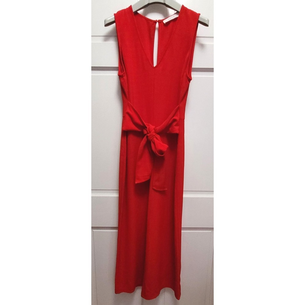 ASTR‎ The Label Women's Sleeveless V-Neck Textured Crop Jumpsuit - Red - M